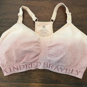 Kindred Bravely Hands Free Busty Sports Pumping & Nursing Bra